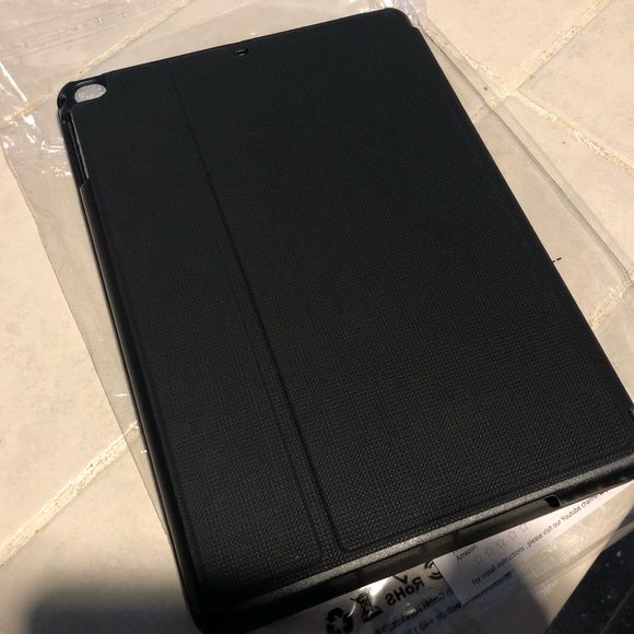 2️⃣Smart Case for IPad Air 2 Black & Leather - Picture 11 of 16